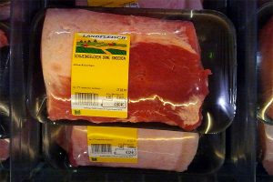 abgepacktes Fleisch im Supermarkt, © ballensilage.com
